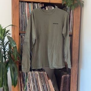Patagonia logo long sleeve